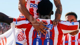 Unión, el equipo que más auspiciantes posee en su indumentaria