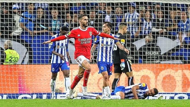 Benfica consolidó su liderazgo con la victoria ante Porto