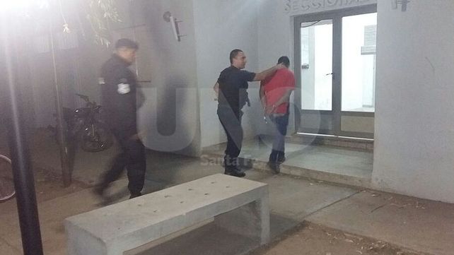 Detuvieron a un joven armado en las calles de barrio Yapeyú