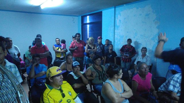 Acuerdo. En la reunión hubo debate e intercambio de pareceres entre los tarjeteros y la comuna. &nbsp;