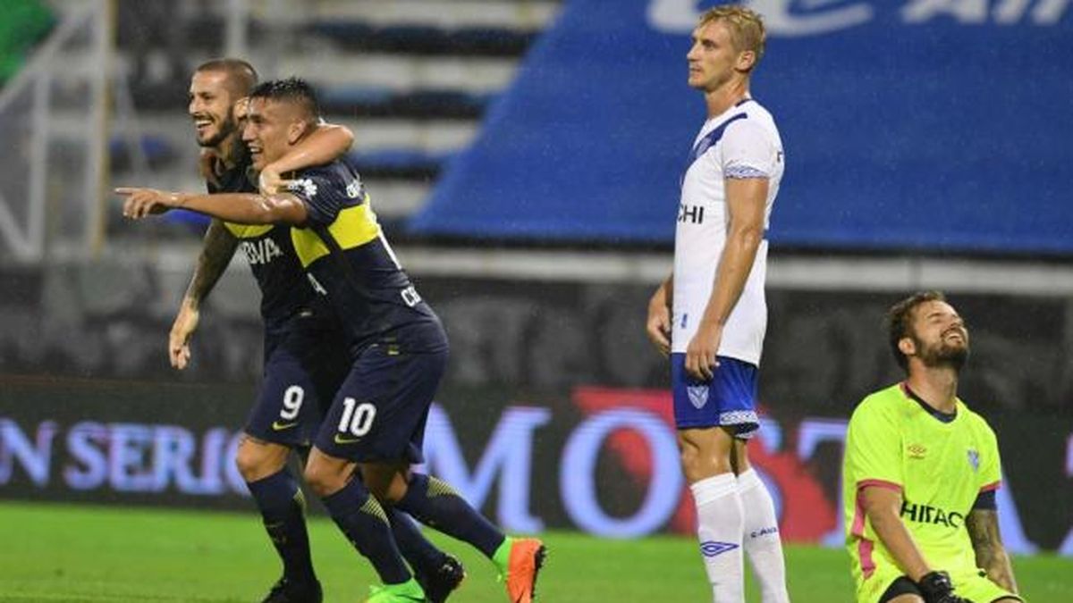 Boca mira a todos desde arriba