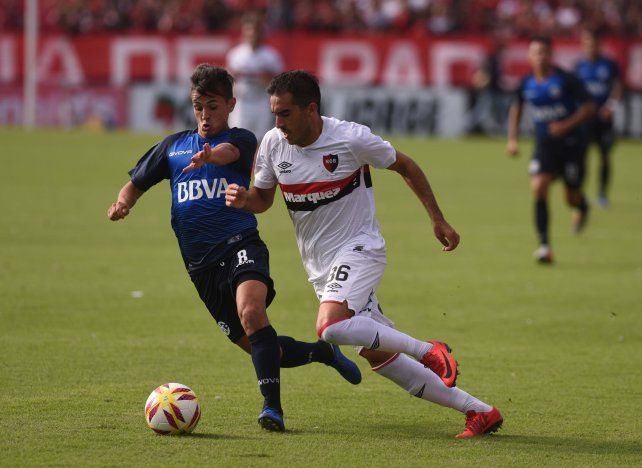 Lisandro Alzugaray jugando en el Coloso en su paso por Newells.&nbsp;