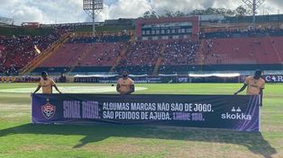 Un club brasileño firma con una plataforma de adultos y debuta con una campaña contra la violencia de género