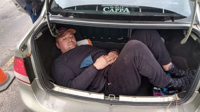 Ucraniano que iba en el baúl del auto en Entre Ríos, cayó preso con 967 kg de cocaína