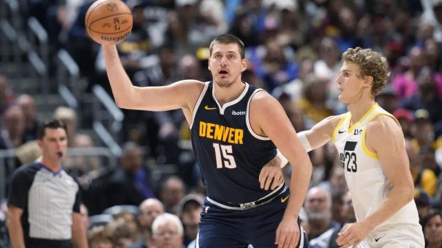 Denver Nuggets venció a Utah Jazz con un triple doble de Nikola Jokic