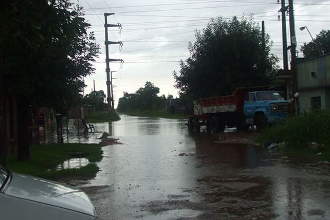 Calles anegadas e inconvenientes con el transporte por las lluvias