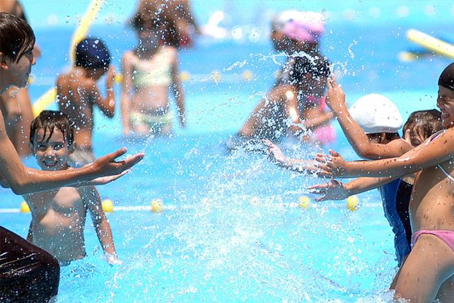 En verano, los piojos también van a la colonia de vacaciones