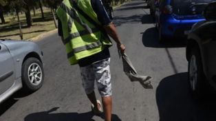 Prohibición de cuidacoches: la Iglesia pidió alternativas para quienes trabajan en las calles