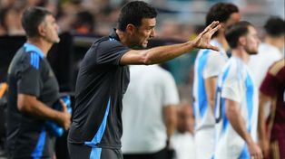 Es por acá, parece decir Lionel Scaloni. El DT de la selección argentina no es amigo de hacer muchas variantes ni de probar tanto, pero ante Puerto Rico haría varios cambios.