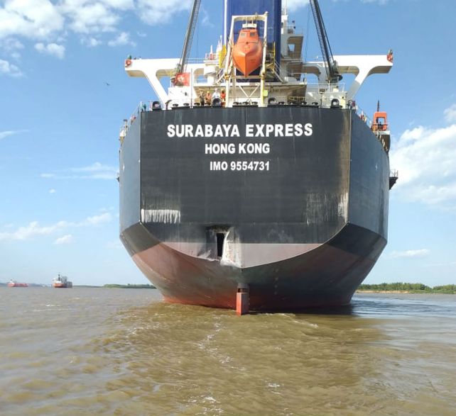 Video: impactante choque de un barco contra un muelle en San Lorenzo