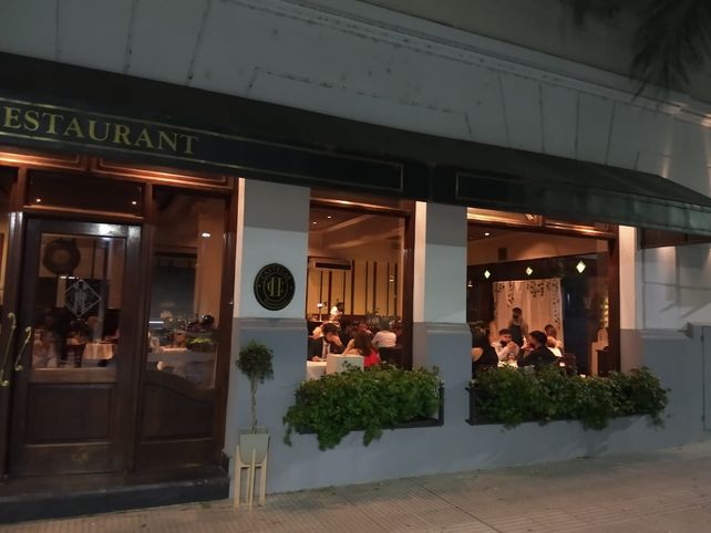 Levantaron la clausura y el restaurant del hotel Castelar ya puede funcionar con normalidad