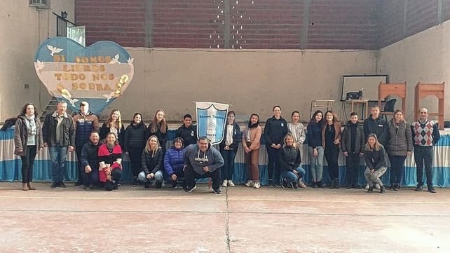 Alumnos de Crespo portaron con orgullo el estandarte de valores sanmartinianos