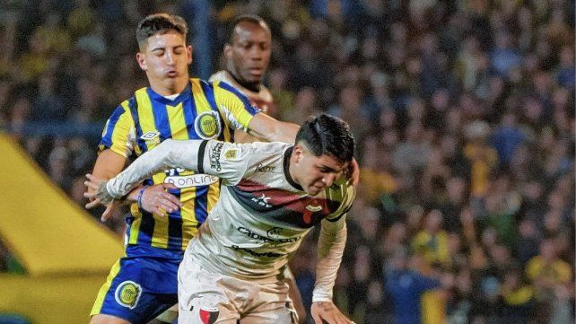 Facundo Farías fue titular en Colón por primera vez después de su lesión y se lo vio en gran nivel contra Central.