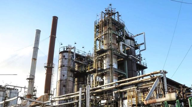 Por qué Shell vende una refinería y 700 estaciones en Argentina