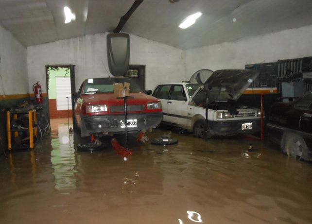 Daños. Signe aseguró que con la lluvia del martes perdió herramientas.