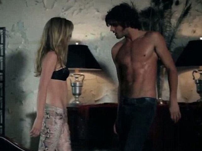 El sensual destape de la hija de Mick Jagger