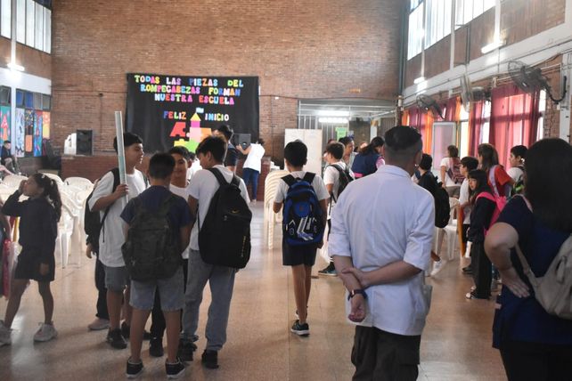 Goity: La mayoría de los docentes están en las aulas y el ciclo lectivo comenzó con normalidad