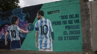 Maradona y Messi, dos exponentes de idolatría.