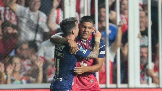 El curioso caso de Diego Armando Díaz en Unión: pocos minutos y alta eficacia