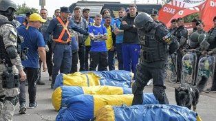 La Policía detuvo a Barras de Boca con armas, entre ellos el líder de la 12, Rafael Di Zeo.