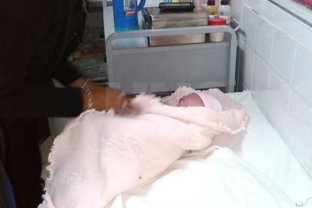 Emilia nació a las 9.40 con 3.150 kilogramos en el dispensario de Alto Verde.