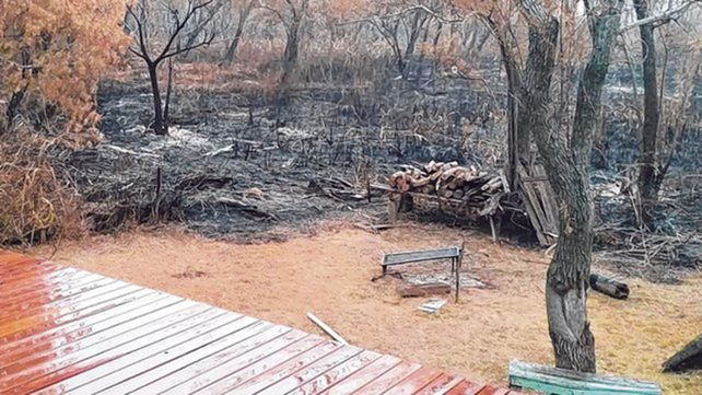 Ya son seis las casas afectadas por el fuego descontrolado en las islas de Victoria