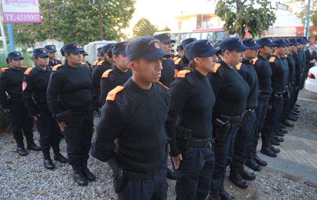 La policía de Santa Fe cobrará un aumento del 25 por ciento en tres tramos.&nbsp;