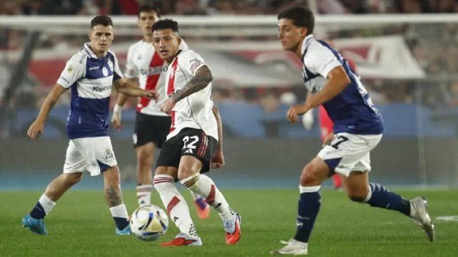 Gimnasia (LP) sorprendió a River en el Más Monumental.