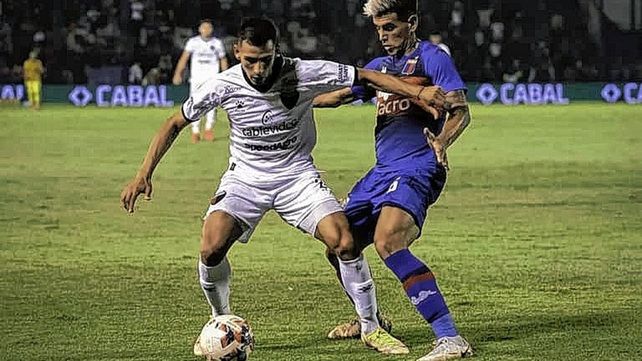 La ambiciosa ida de Falcioni en Colón para visitar a Lanús