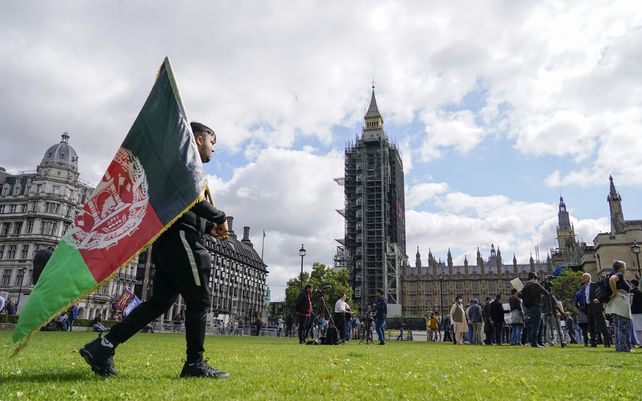 Protesta frente a Parliament Square en Londres. El primer ministro británico