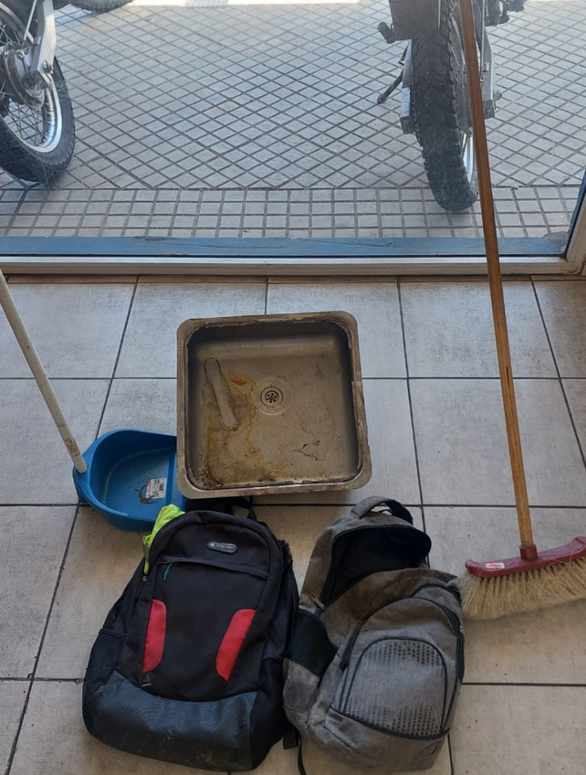 Entraron a robar en un minimarket atribuido a una mujer vinculada a Los Monos