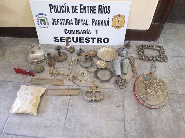 Encontraron elementos robados del cementerio de Paraná