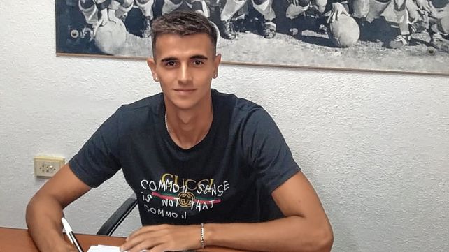 El delantero Franco Déboli es otro de los canteranos que firmó su primer contrato con Colón.&nbsp;