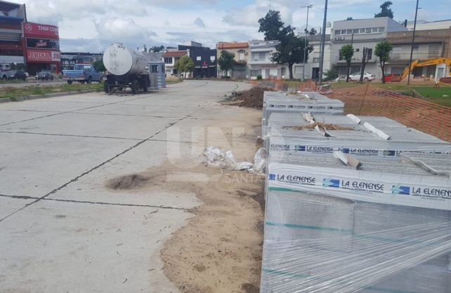 Las obras que comenzaron en julio de 2018 se fueron demorando y hoy se observa de poco a escaso movimiento.