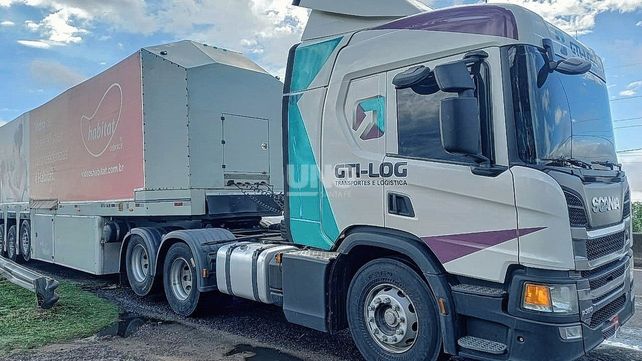 Accidente entre un auto, un camión y un colectivo sobre Ruta Nacional 168