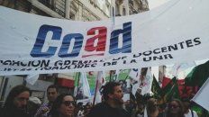 Los docentes nucleados en Coad deciden si se suman a la medida de fuerza de mañana. Los docentes nucleados en Coad deciden si se suman a la medida de fuerza de mañana.
