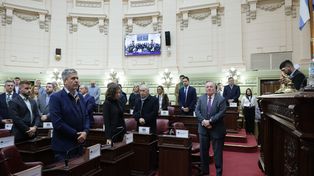 La Asamblea Legislativa rindió homenaje a Locomotora Oliveras.