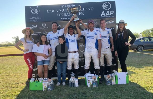 El Pálpito se adjudicó la Copa Municipalidad de Santa Fe El Pálpito se adjudicó la Copa Municipalidad de Santa Fe