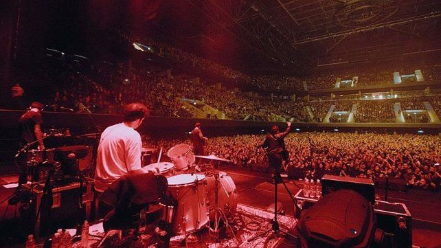 El domingo 16 de junio el Movistar Arena se colmó de fanáticos que disfrutaron del show épico brindado por El mató a un policía motorizado.