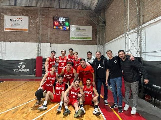 Servando Bayo le ganó a Provincial en el campeonato de Primera B del torneo de la Asociación Rosarina de Básquet. (Foto: www.basquetrosario.com.ar)