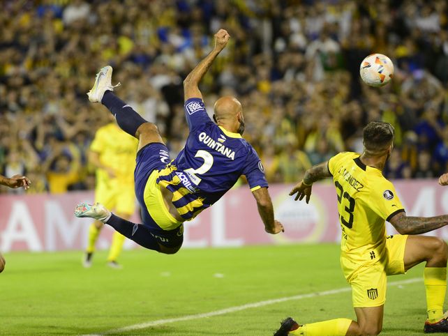 Quintana define de zurda y con ese gol Central debutó en la Libertadores con un triunfo