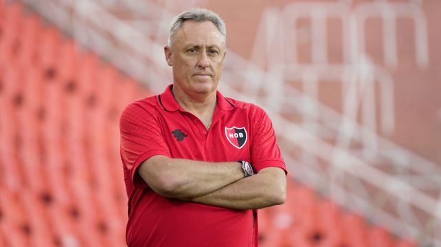 Ricardo Lunari tuvo un buen desempeño dirigiendo la reserva y es por eso que le llegó la chance de dirigir en primera.
