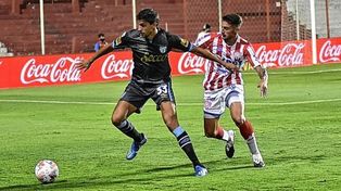 Unión lleva tres derrotas y un empate en el historial general con Atlético Tucumán.