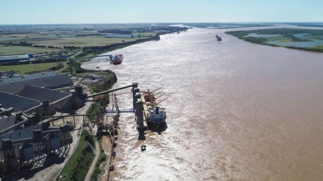 Prefectura Naval intimó a los trabajadores a levantar el paro que afecta la movilidad en los puertos y a más de 100 barcos