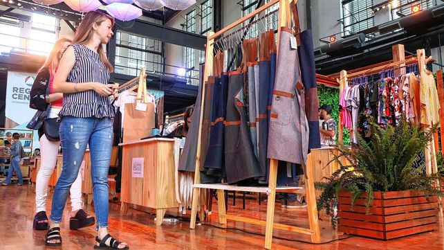 Inicia la Feria del Centro en Paraná con música en vivo