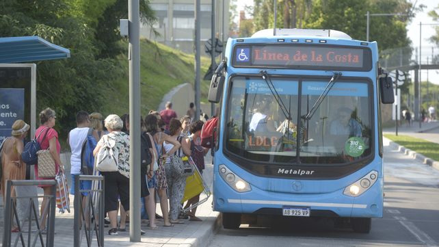 Usos, mitos y tragedias del primer asiento del bondi