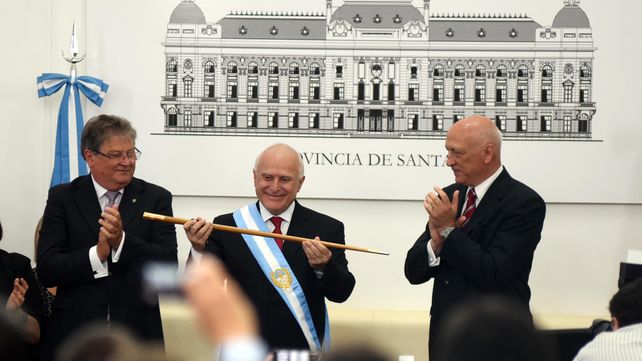 Lifschitz recibe los atributos de gobernador de Santa Fe de manos de su antecesor el también socialista Antonio Bonfatti.