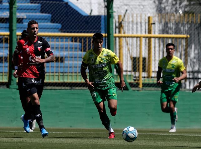 Domínguez sacó pecho por la goleada de Colón ante Defensa