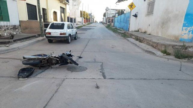 Un motociclista de 42 años debió ser derivado desde Victoria a Paraná con fractura de cráneo tras un choque. No tenía documentación ni casco