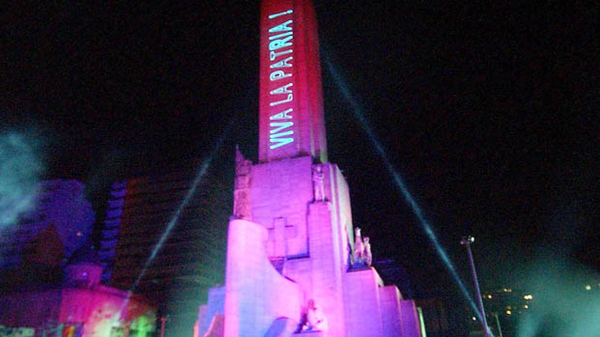 El Monumento a la Bandera y una campaña por la paz